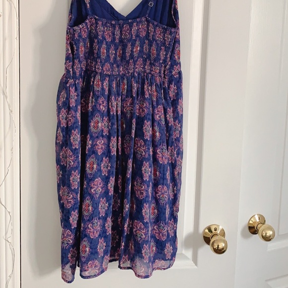 Patterned Dress - Picture 2 of 3